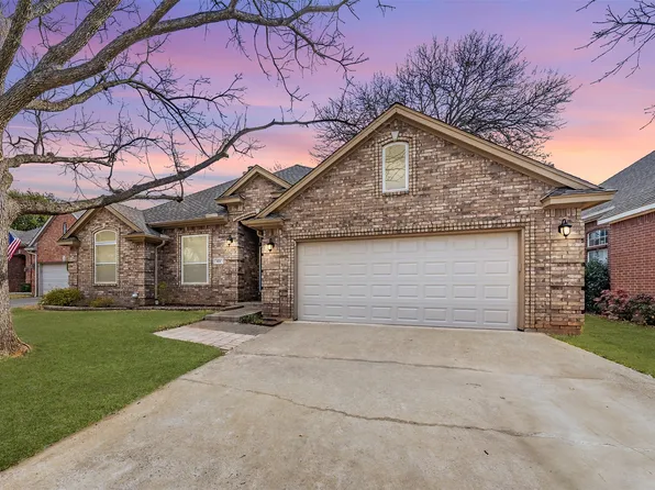 409 Dorcas Ln, Arlington, TX 76013