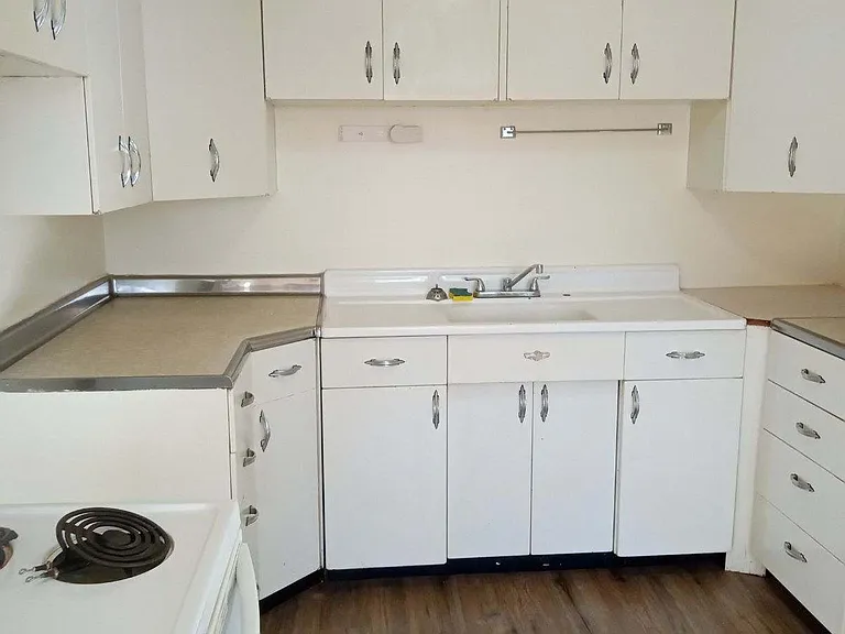 Alpine Apartments — Photo 8