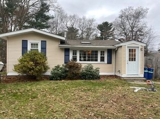 7 Beach St, Assonet, MA 02702