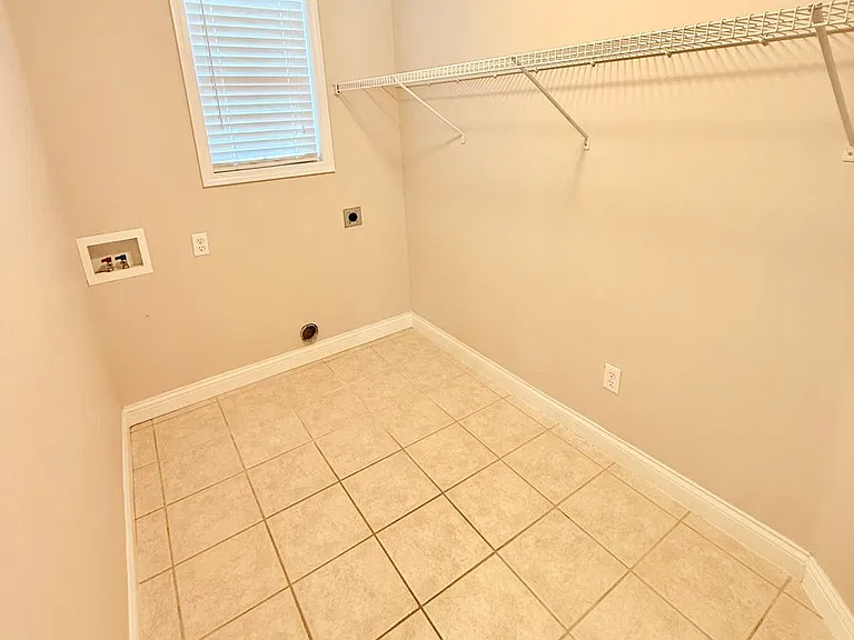 1148 S Elmwood Ave — Photo 15