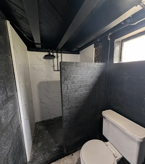 318 E 11th St — Photo 21