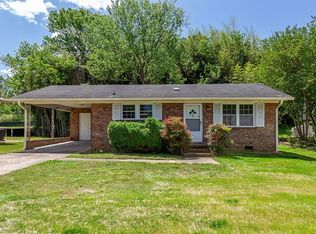 211 Pine St, Thomasville, NC 27360