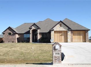 2825 Willow Ridge Cir, Granbury, TX 76049