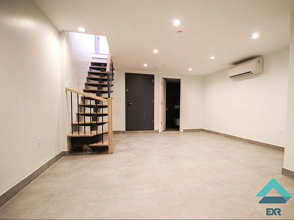 3rd image of 434 Manhattan Ave #1RA