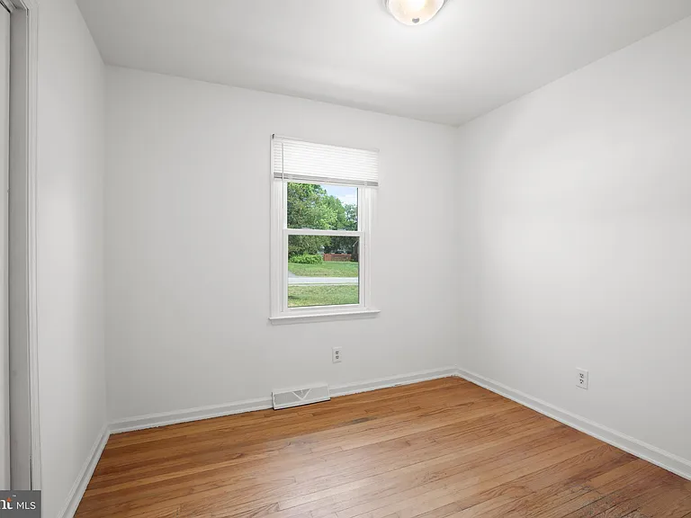 803 Grafton St — Photo 20