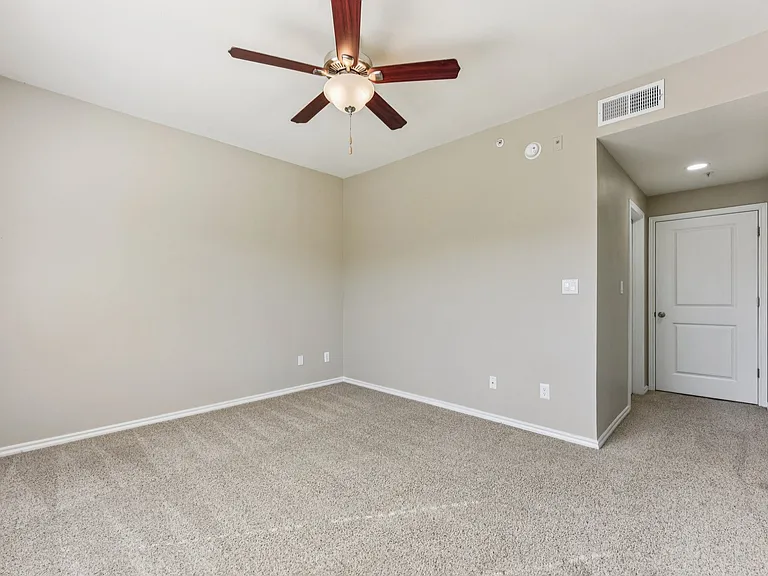 Waters Edge Apartment Homes — Photo 101