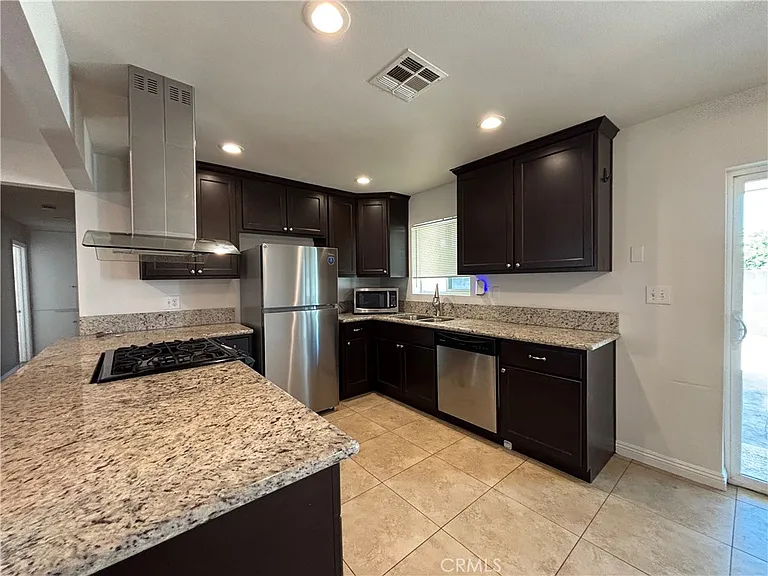 27531 Temple St — Photo 12