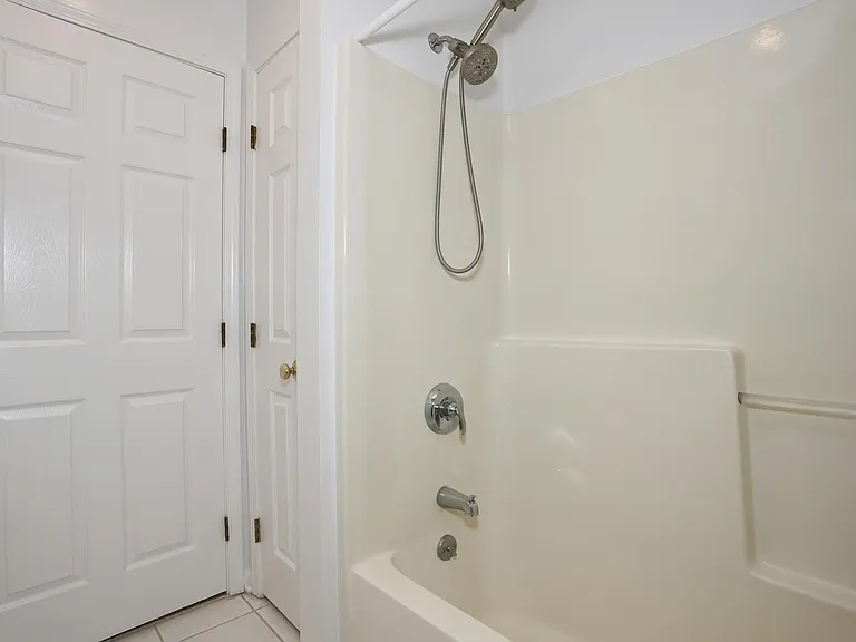 90 Elm St — Photo 27