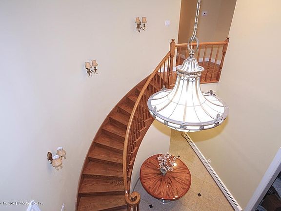 3rd image of 48 Reiss Ln