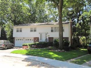 730 Maxwell Dr, East Meadow, NY 11554