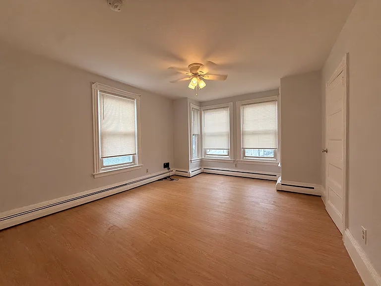 412 Waterman Ave #2L — Photo 9
