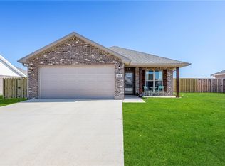 812 Robinson St, Pea Ridge, AR 72751