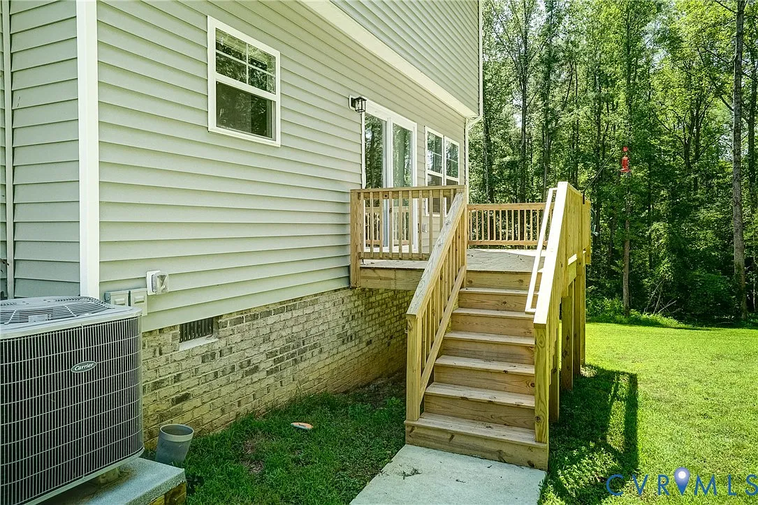 4 bed, 3.0 bath, 1938 sqft, $2,800 — Photo 4