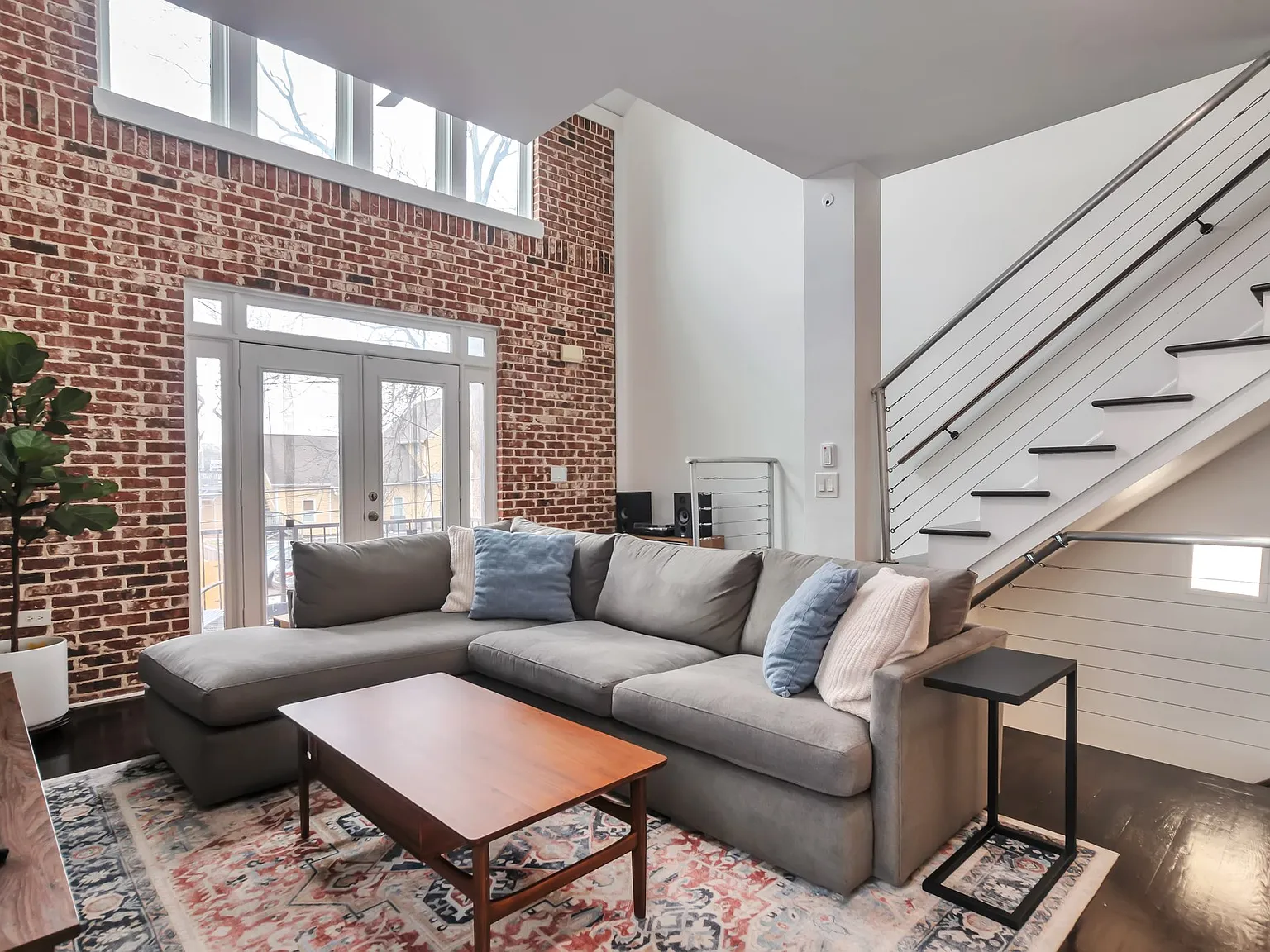 2 bed, 2.5 bath, 1555 sqft, $3,300 — Photo 2