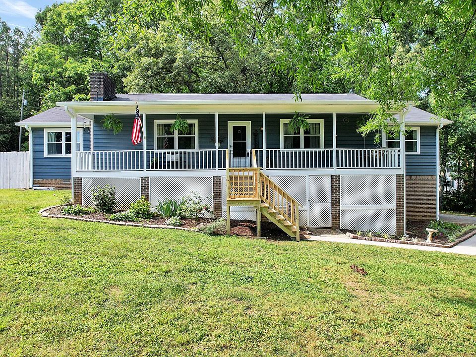 1st image of 105 Fairhill Dr NE