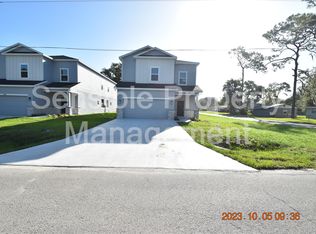 4912 S 8th St, Zephyrhills, FL 33542