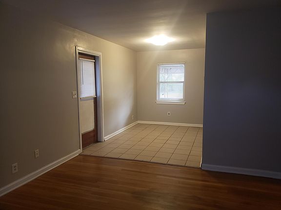 4th image of 1025 Grenada Dr