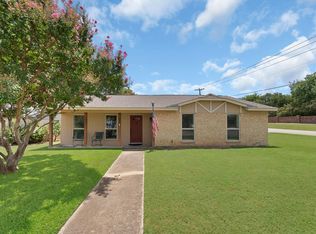 600 Mountain Laurel Ln, Bedford, TX 76021