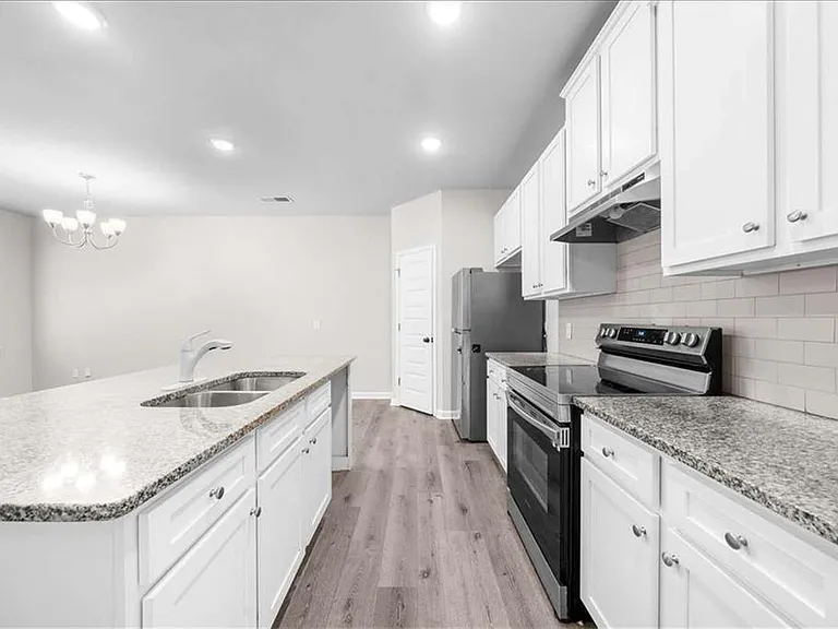 200 Vickery Ln NW — Photo 2