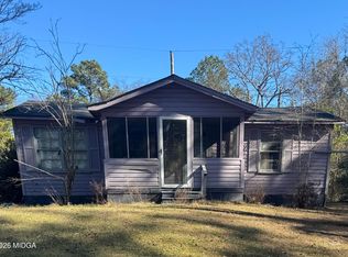 3801 Crest Dr, Macon, GA 31217