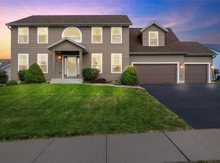 323 Rockhurst Dr SW, Cedar Rapids, IA