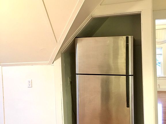 5th image of 236 N Colony Rd APT 3