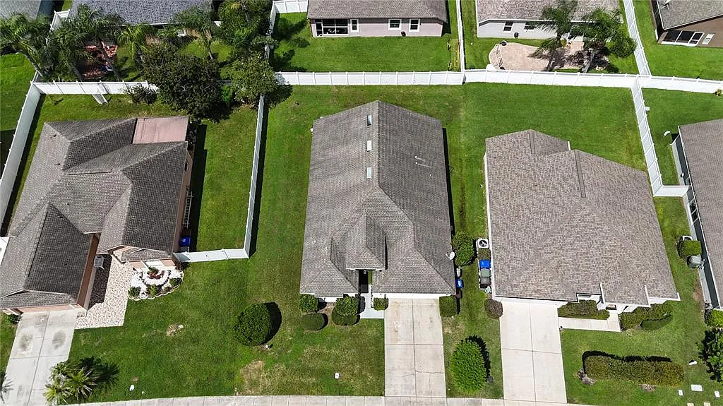 4 bed, 2.0 bath, 1854 sqft, $2,500 — Photo 4