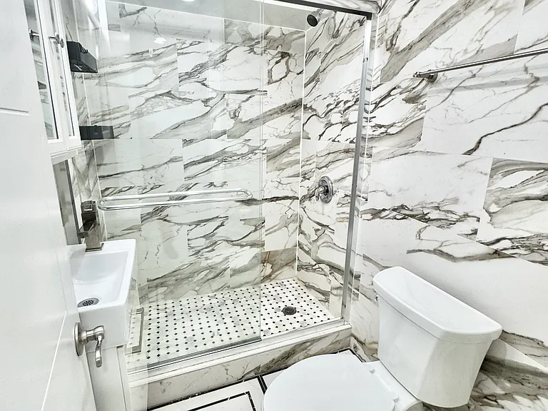223 Washington Ave #1 — Photo 15