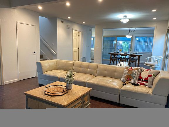3rd image of 10706 Escobar Dr