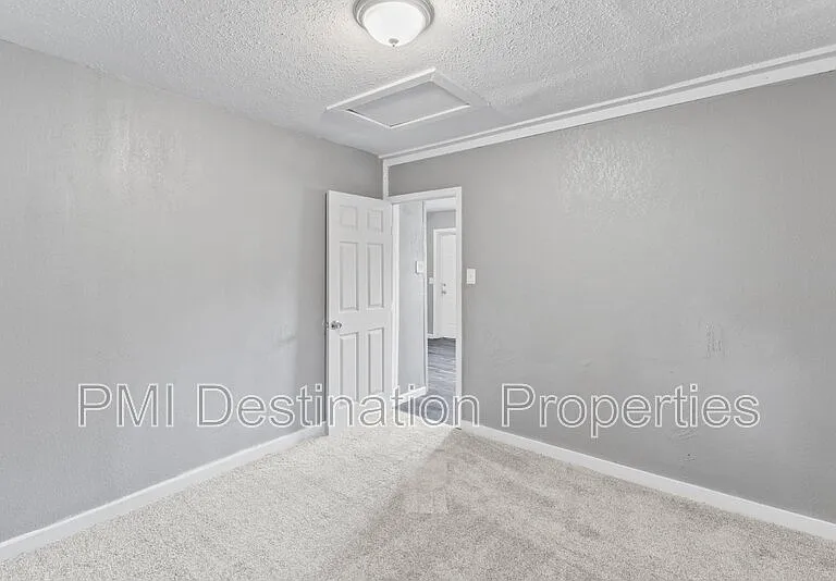 915 E Hayward Ave — Photo 11