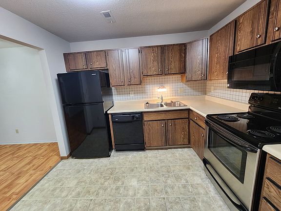 5th image of 2000 Sherman Square Dr #2211