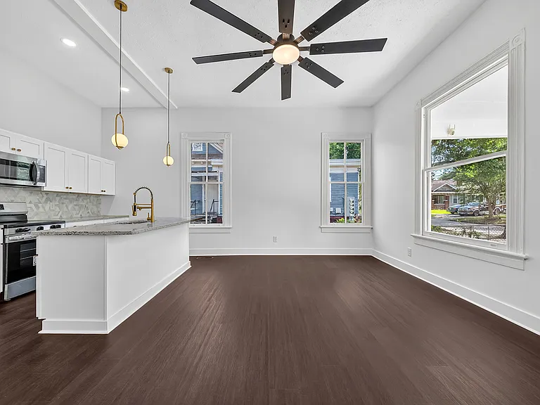 2806 Beacon Ave #B — Photo 8