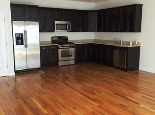 50 Sintsink Dr E APT 8, Port Washington, NY 11050