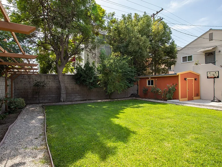 336 W Lexington Dr — Photo 28