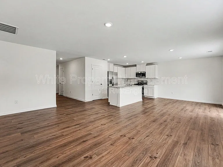 368 W 18th St — Photo 7
