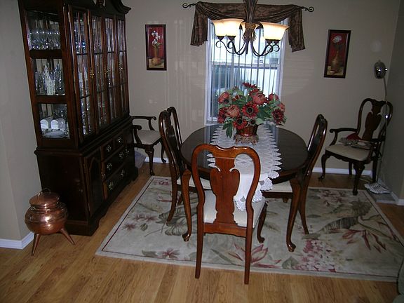 FORMAL DINING AREA