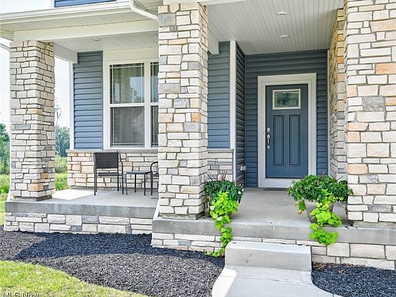2nd image of 2947 Darlene Ct
