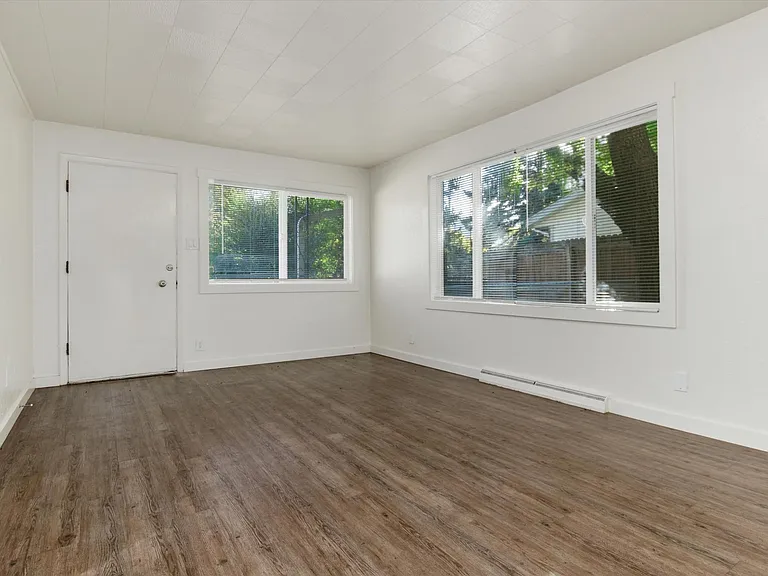 1323 Balsam Ave #1 — Photo 10