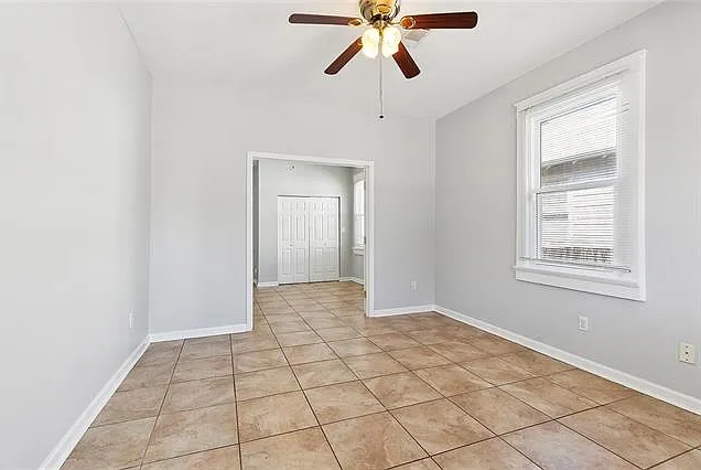 3 bed, 1.0 bath, 900 sqft, $1,200 — Photo 3