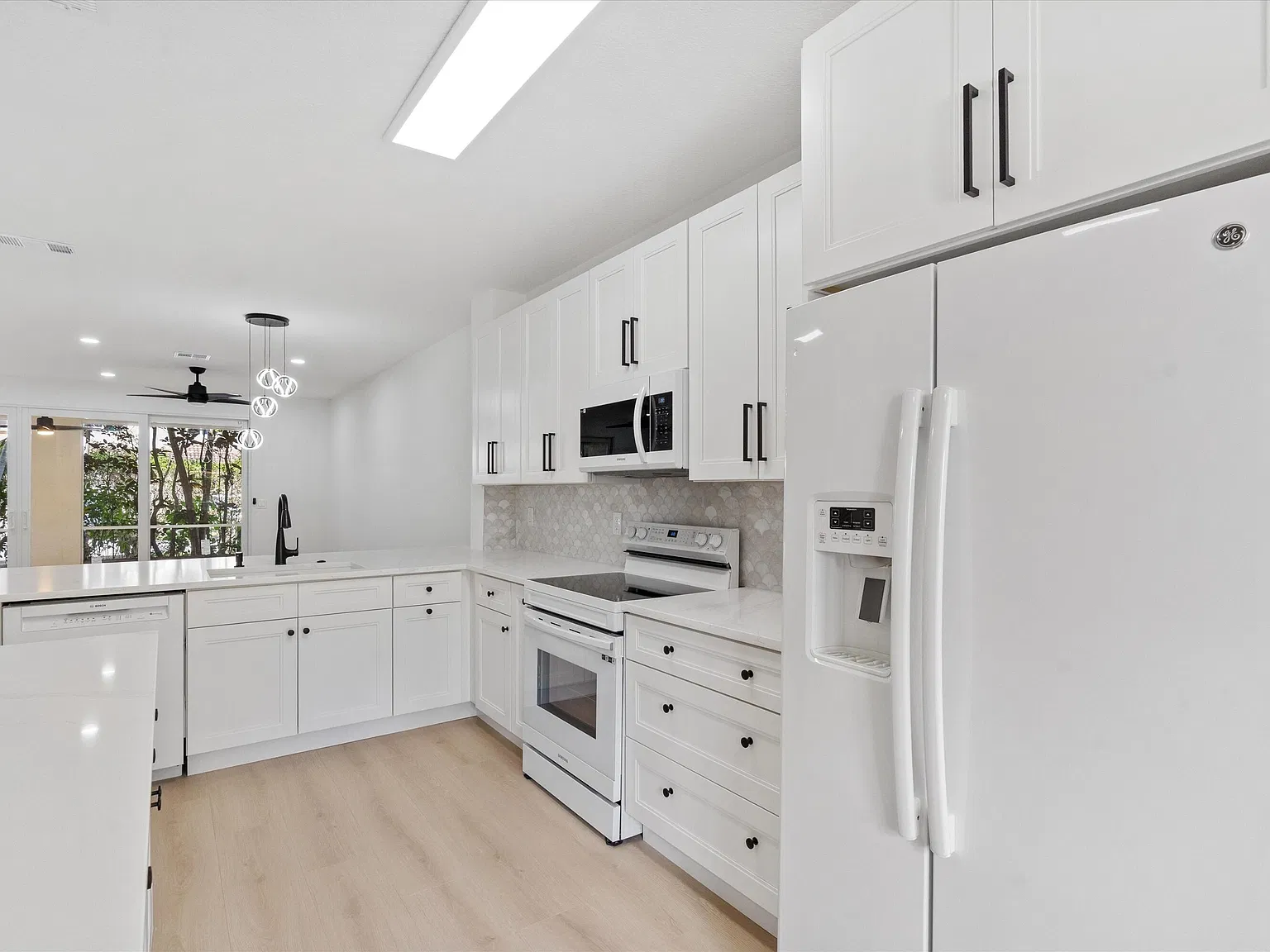 3 bed, 2.5 bath, 1728 sqft, $5,000 — Photo 3