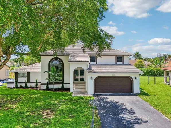 15010 E Falcons Lea Dr, Davie, FL 33331