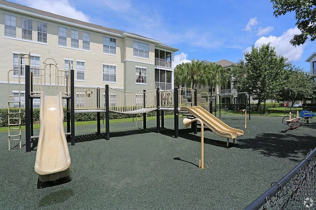 Building Photo - 9415 Crescent Loop Cir #206