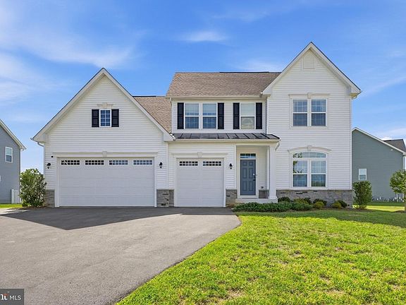 3rd image of 206 Cartwright Rd