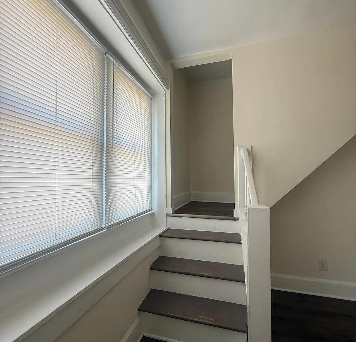 3 bed, 1.5 bath, 1917 sqft, $1,450 — Photo 3