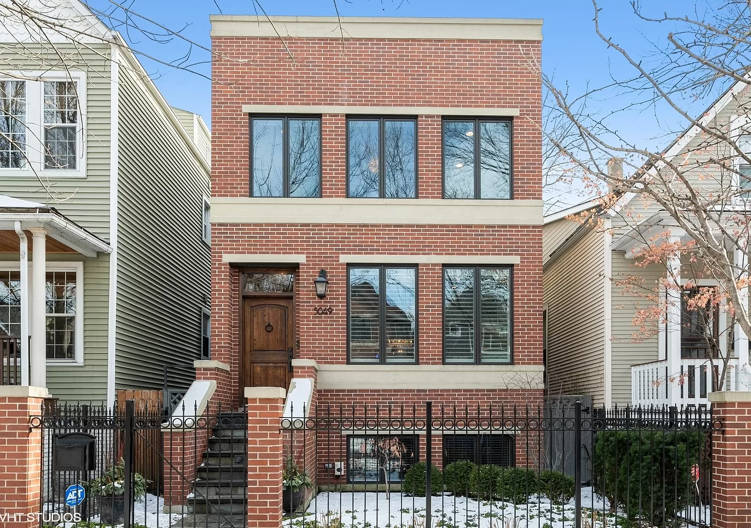 5049 N Oakley Ave, Chicago, IL 60625 | Zillow