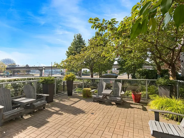 125 Milross Ave #704 — Photo 31