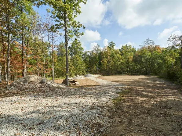 6697 Boneta Rd, Medina, OH 44256