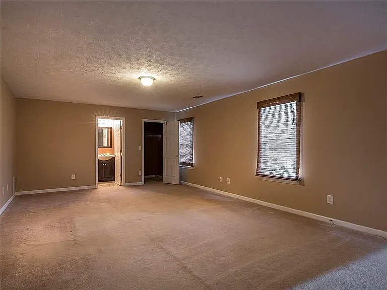 4363 Lock Ness Ln — Photo 4