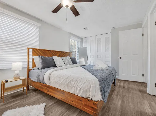 8802 Long Beach Cir, Sandy Springs, GA 30350
