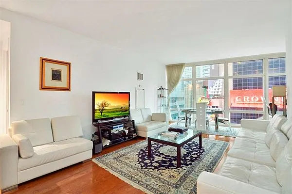 Sold by Citi Habitats | media 3